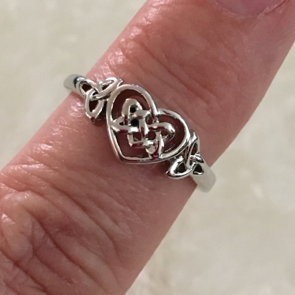 Heart Celtic Knot Ring - Picture 2 of 10